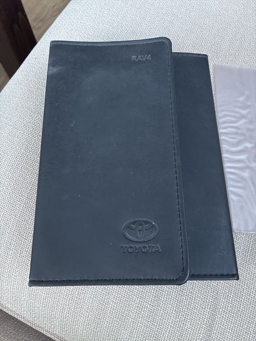 Сервизна книга за Toyota Rav4