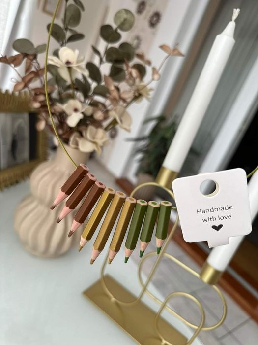 Colier creioane colorate