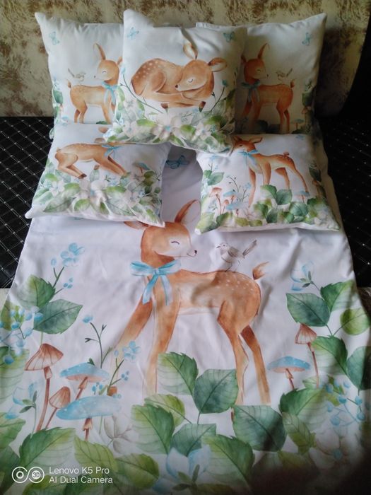 Набор бортиков для кроватки.