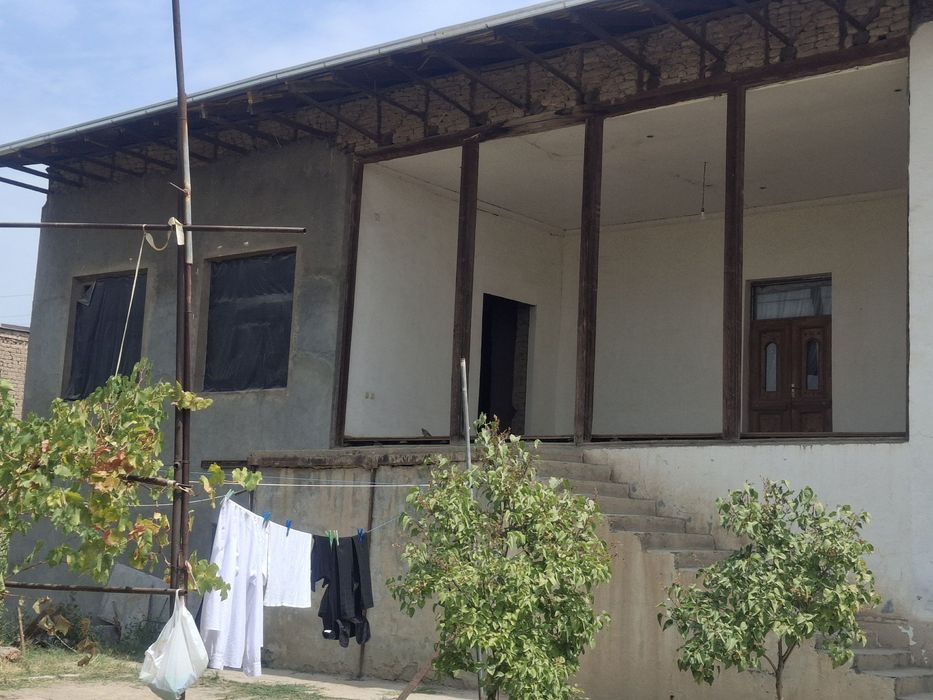 Назарбек харакатда участка сотилади