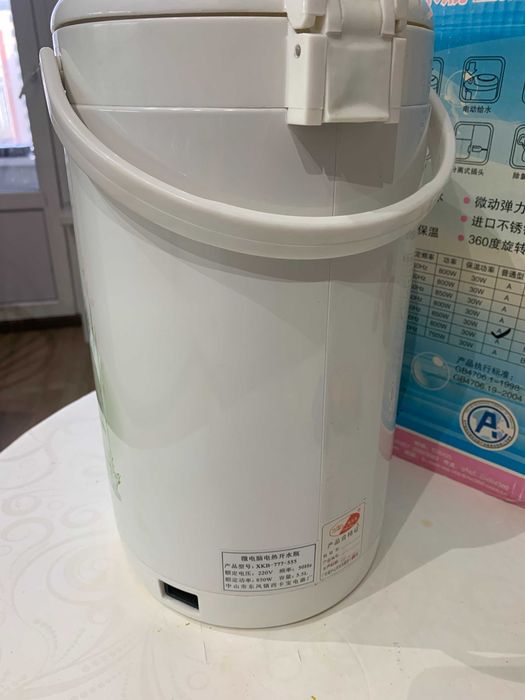 термопот новый 5 л