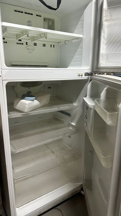 Холодильник Daewoo Electronics FR-590 NW