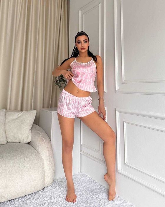 Дамски комплекти VS. Размери S, M, L, XL