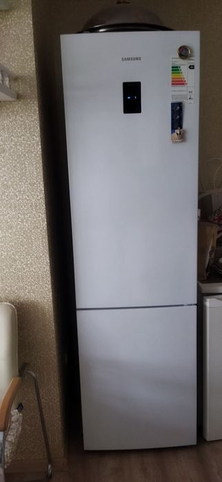 Холодильник  Samsung
