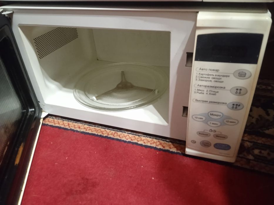 Продам микроволновую печь LG