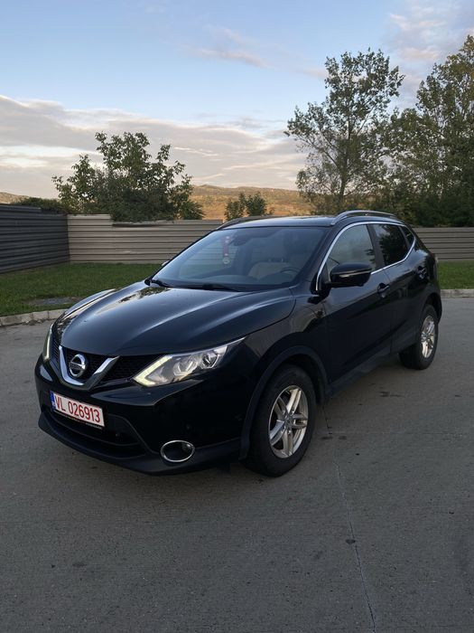 Nissan Qashqai 4x4 Tekna – 1,6 dci, camere 360°, piele crem cu alcantara