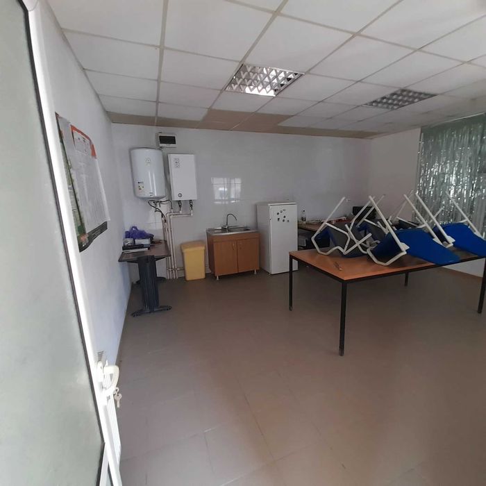 Hală industrială de 2.250 mp, pentru industrie sau agricultură, situată pe un teren de 30.000 mp.