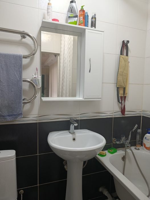Продается раковина с зеркалом
