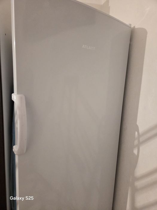 Продам морозильник