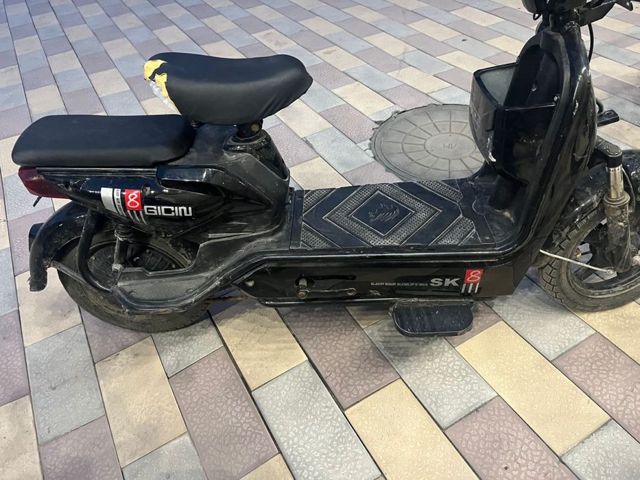Продам электро скутер SK8