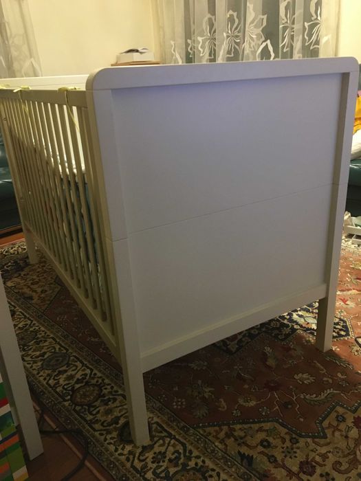 pat din lemn si saltea pentru bebelusi si copii de 8 ani