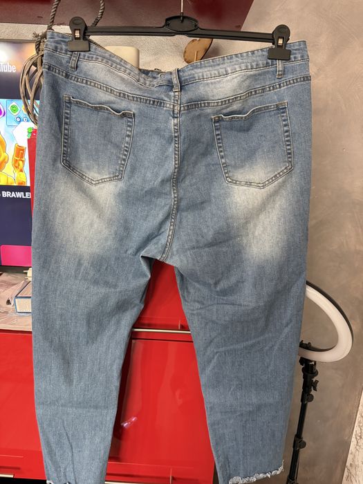 Vand blugi marime mare 30 lei