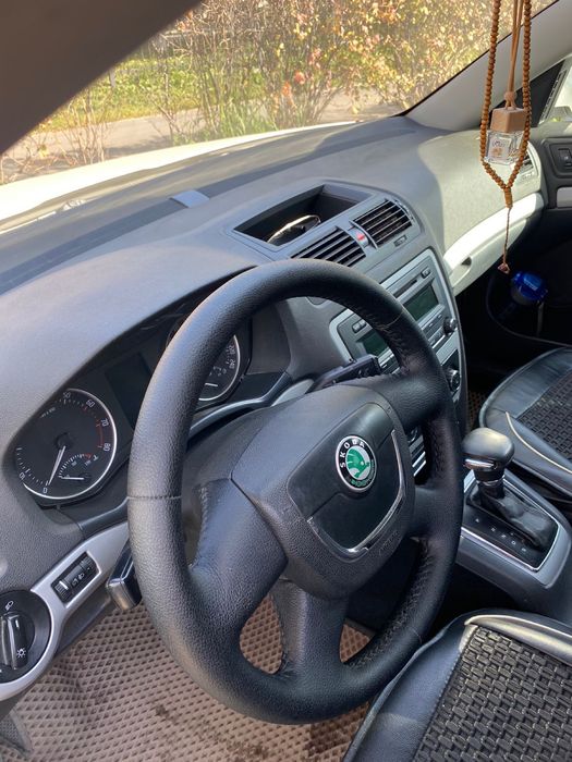 Продам автомобиль skoda octavia