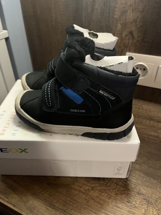 Zara боти 25 номер Biomecanics 27 номер