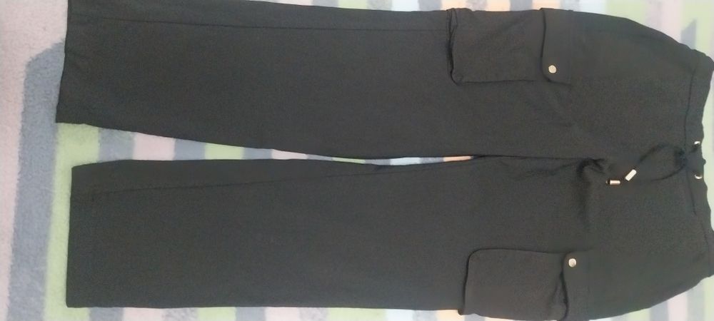 Pantaloni noi F&F  eur 42/14