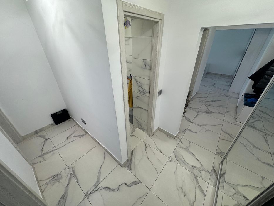 Vând apartament zona Gara Constanta