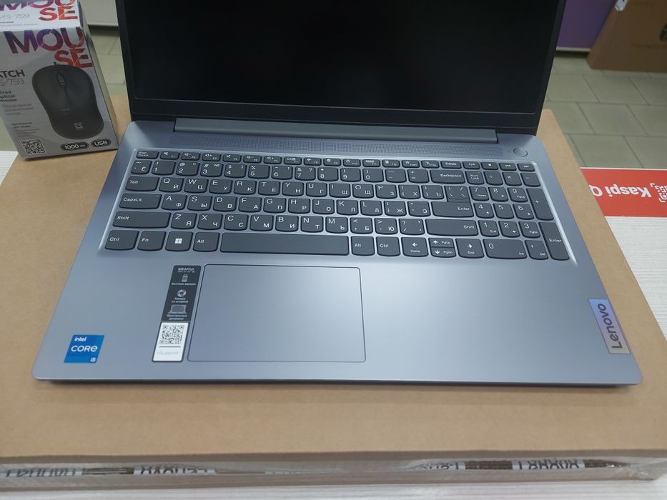 Новые Lenovo Slim 3 (Core i3-1215u, 8 Gb DDR4, 512 Gb SSD)