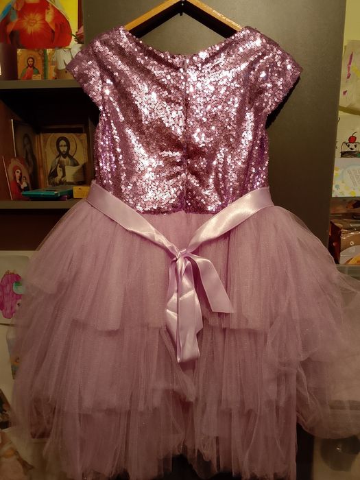 Продам платье  на6-7 лет