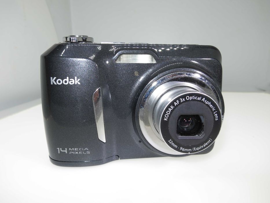 Kodak EasyShare C183 компактен цифров фотоапарат ретро дигитална камера 14 мегапиксела, работи отлично и прави снимки със страхотни Кодак цветове