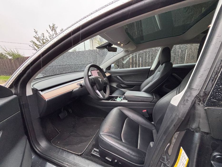 Tesla Model 3 Tesla Model 3 SR+, garantie baterie Decembrie 2027