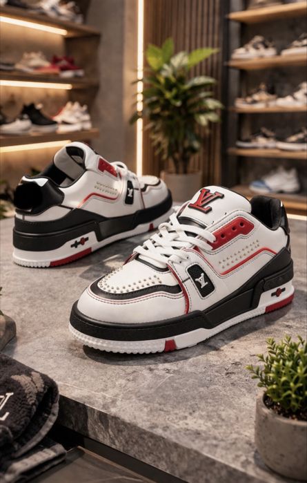 Adidasi Louis Vuitton