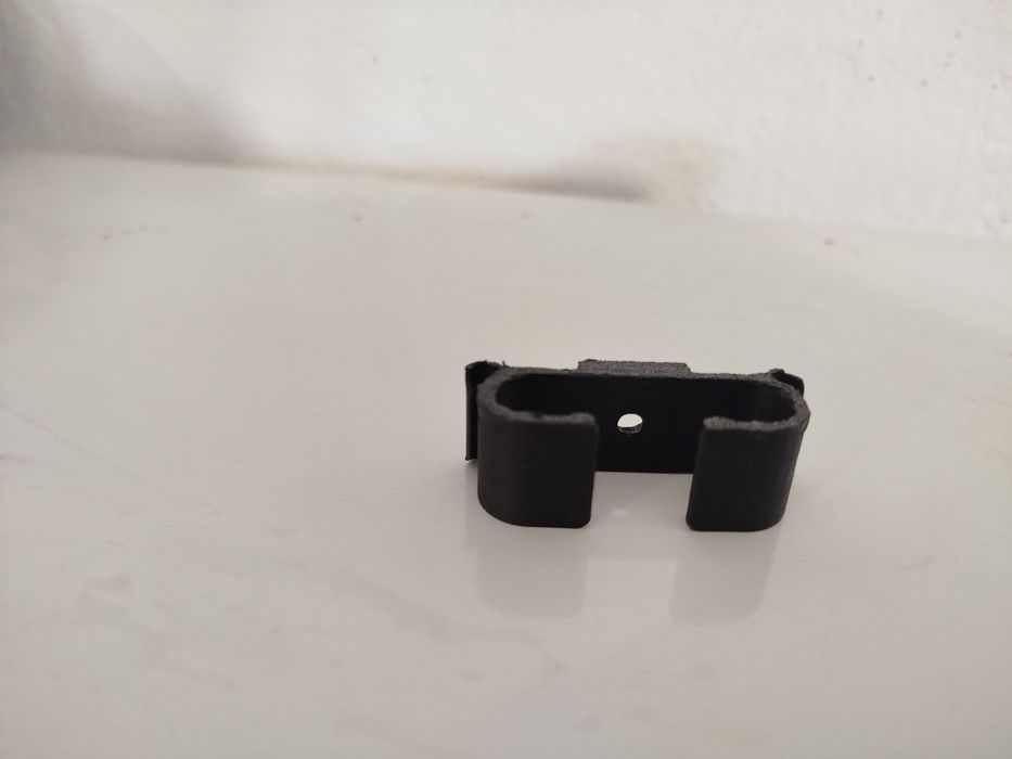 Държачи за кабели 3Д принтирани