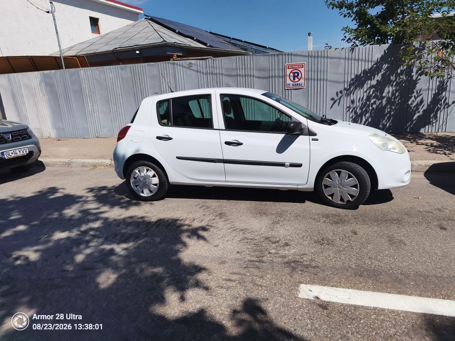 Vând Renault Clio III 2011