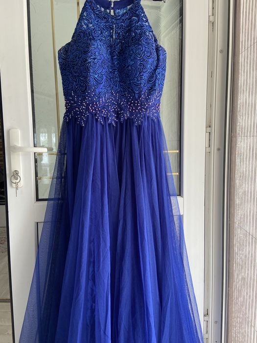 Официална рокля в тъмно синьо