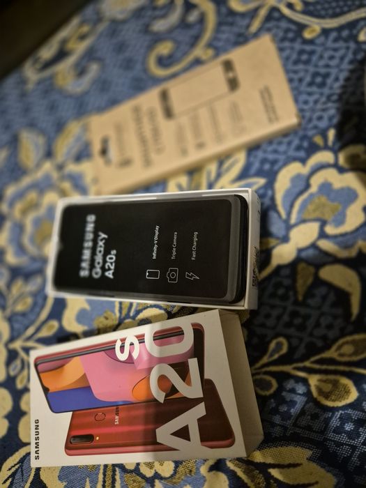 Продам телефон самсунг а20