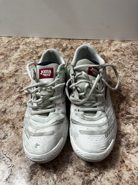 Продаю Футзалки joma