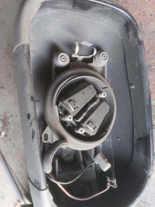 Зеркало ауди с4 водит левое