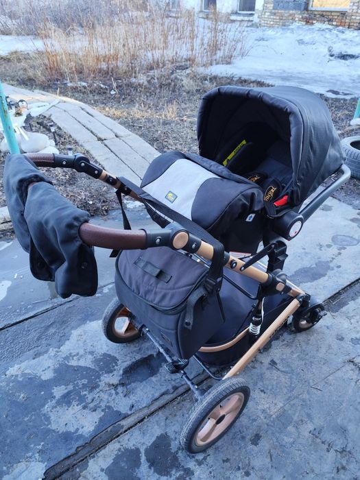 Продам коляску +автолюлька 3 в 1