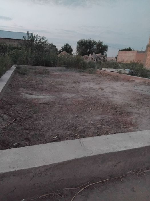 200 kv joy o’rni Qasmada Jasmin dukon yanda