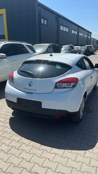 Dezmembram Renault Megane Coupe 1.9 diesel din 2010