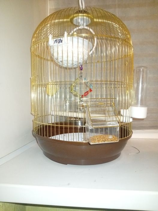 Продам новую клетку для попугаев