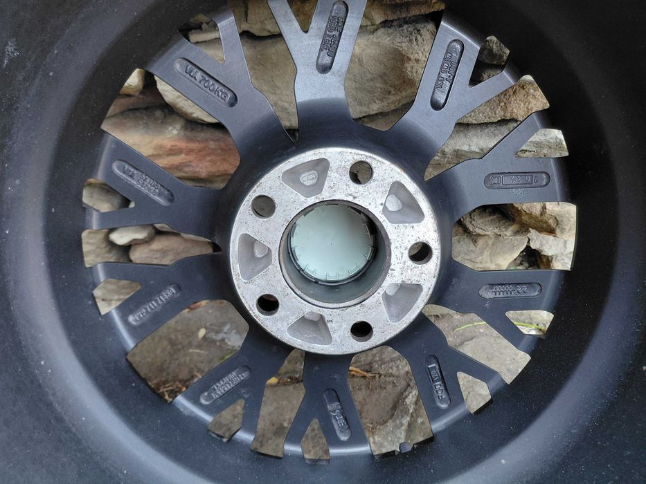 4 бр. MOMO Massimo 17" 5x120 ET34 + зимни Lassa Snoways 4 225/45 R17