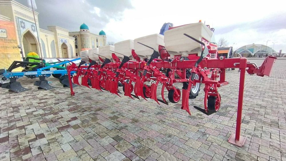 Культиватор для внесения и пропашки