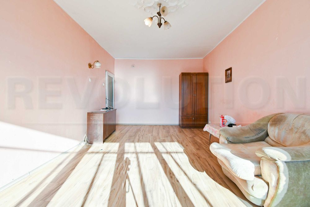 Продава се Двустаен апартамент в София, Фондови жилища - 68 кв.м за 2059 €/кв.м - Снимка #1