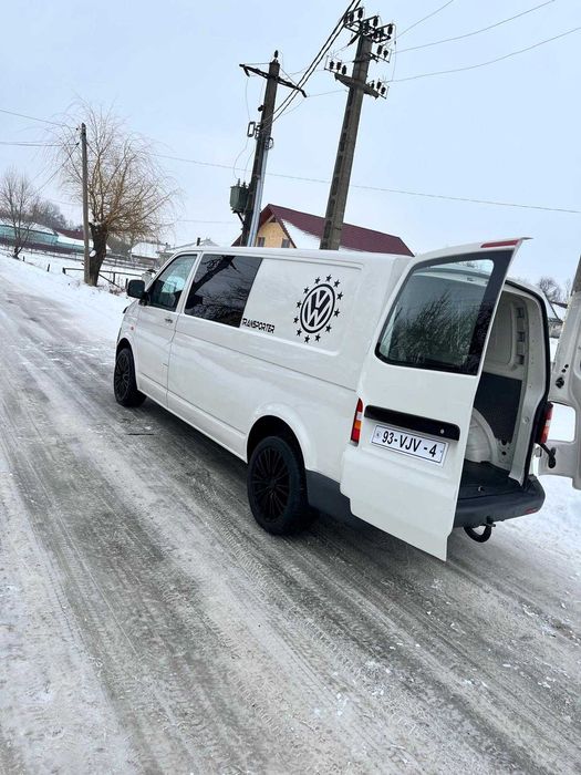 Vand  volkswagen Transporter T5 cu 6 locuri si duba modelu lung