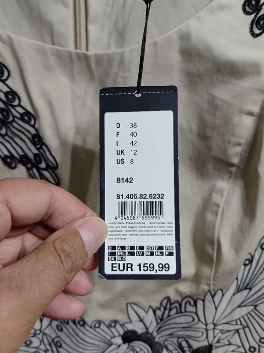 Rochie Comma cu etichetă
