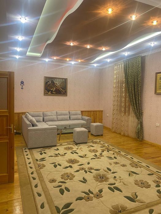 Сталинка 3/3/3, ресторан "KARIMBEK"