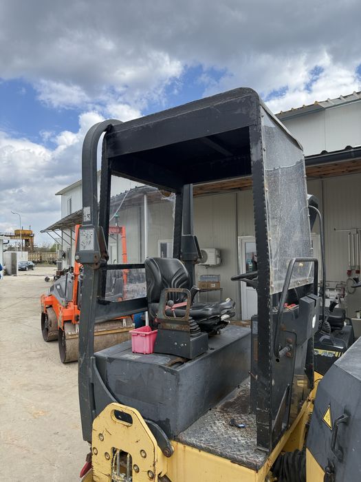 Clilindru compactor 5 tone Bomag BW 135 AD