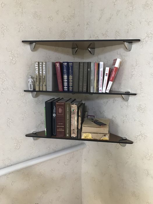 Продам стеклянные полки угловые