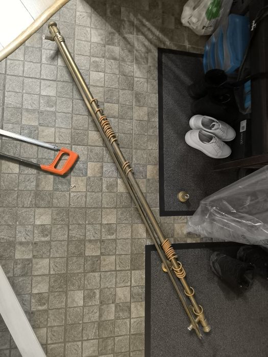 Отдам карниз круглый