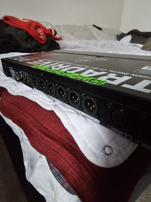 Behringer ultradrive pro dcx 2496