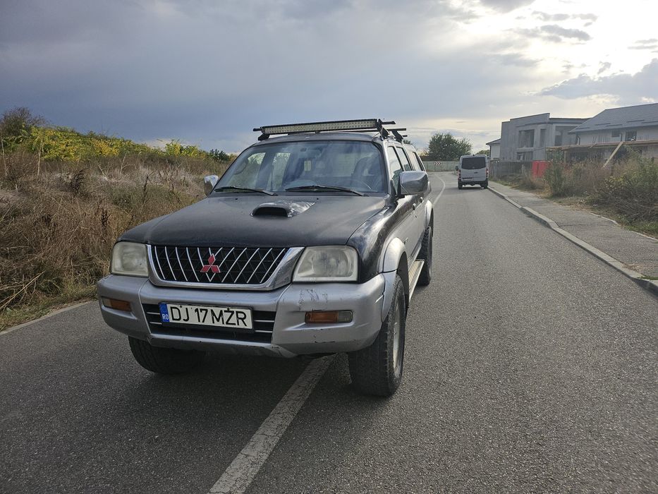 MITSUBISHI L200