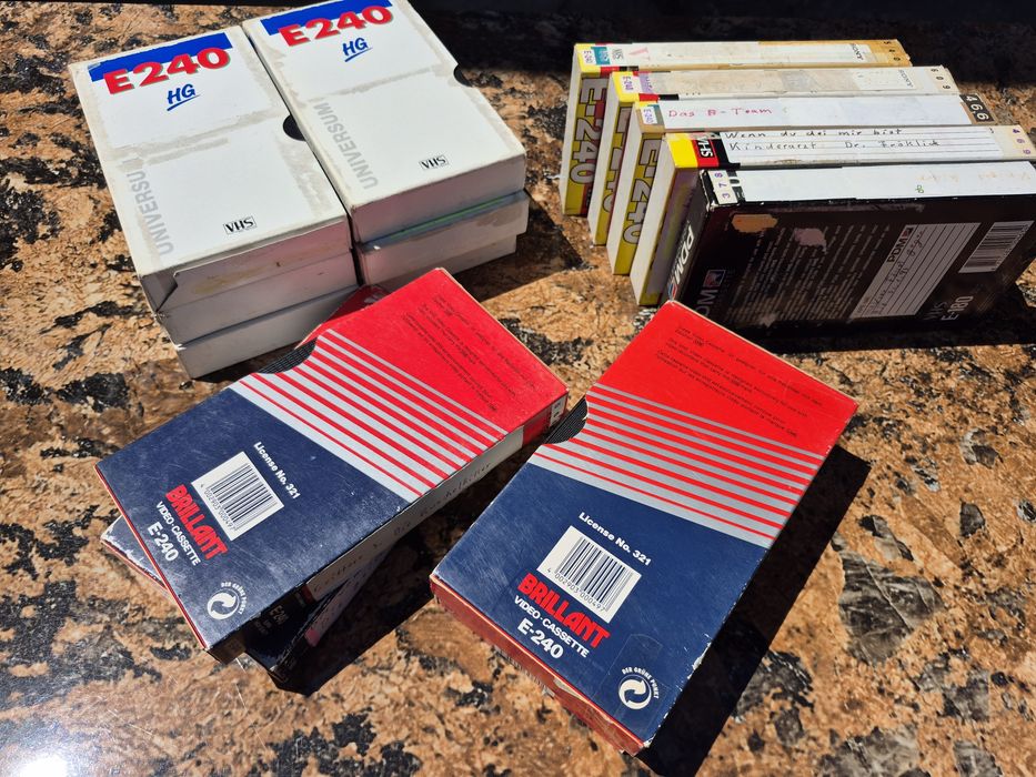 Vând Lot 15 casete video VHS originale de 240 minute colectie de filme diferite genuri