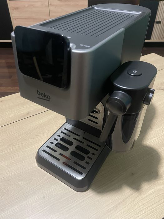 Espressor Beko Caffee Experto in stare excelenta