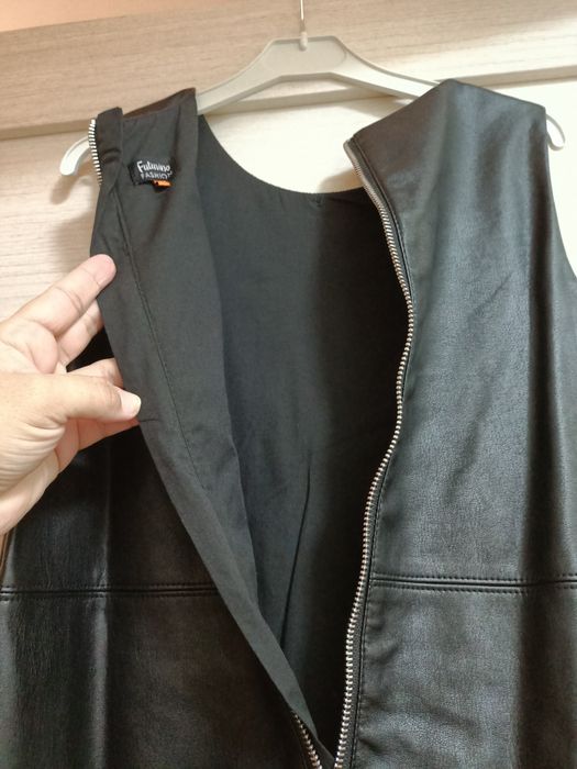 Продам платье-футляр на девочку