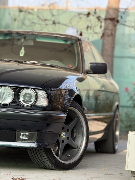 BMW E34 1995 M54B30 в бодром состоянии! Готова к новым приключениям!